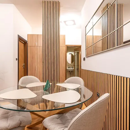 Excalibur At The Knight's Apartment